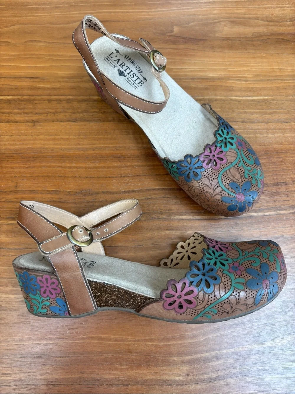 Spring Step L’artiste Aahna Sandals Closed Toe Hand Painted 8 7.5